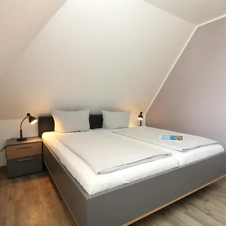 Haus Ingeborg 32 - Hoeloft * Kuehlungsborn