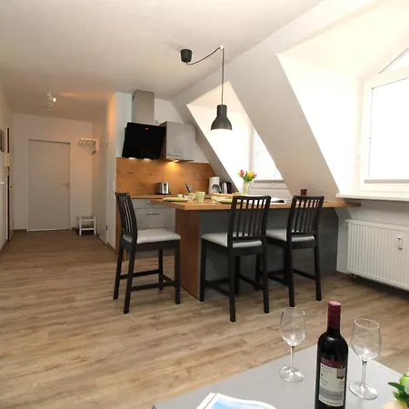 Haus Ingeborg 32 - Hoeloft アパート